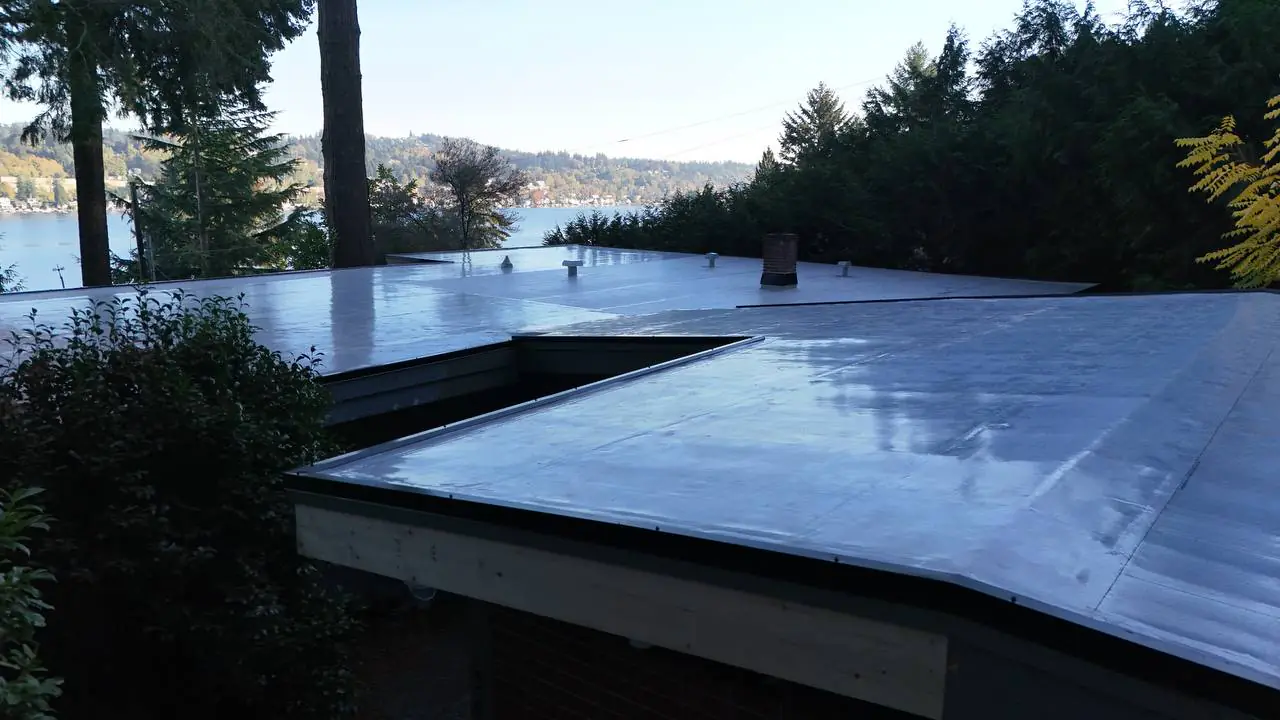 TPO project gallery 7 — membrane work for Everett property owners